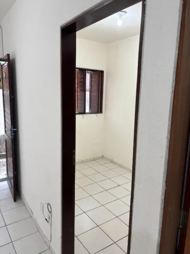 Aluga-se Apartamento 2 Quartos, no Jacitinho