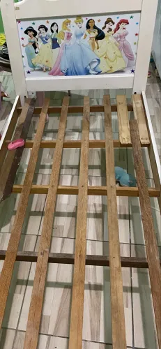 Vendo Cama de Solteiro
