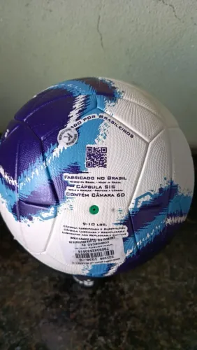 Bola pênalti bravo campo