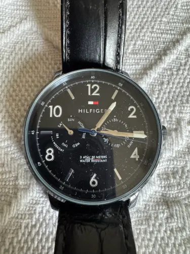 Relógio Tommy Hilfiger masculino pulseira preta couro