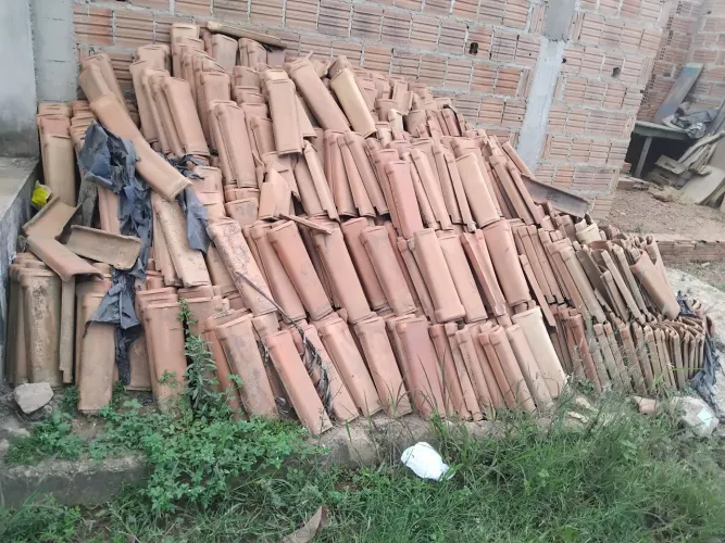 TELHAS DE BARRO USADAS À VENDA