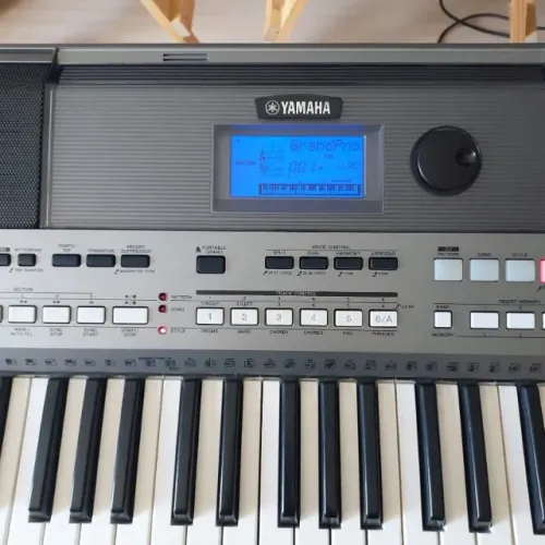 Teclado Yamaha PSR E443