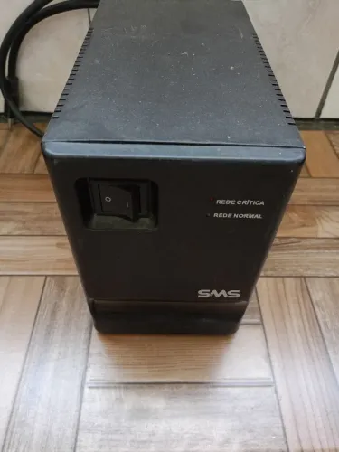 Estabilizador SMS Progressive III (geralmente no modelo de 2000VA)