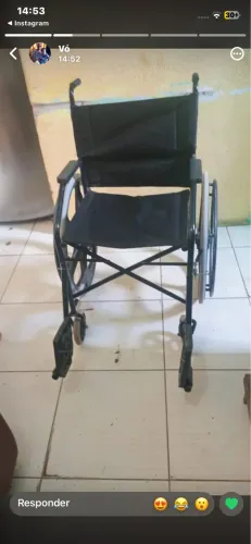 Cadeira de rodas semi nova