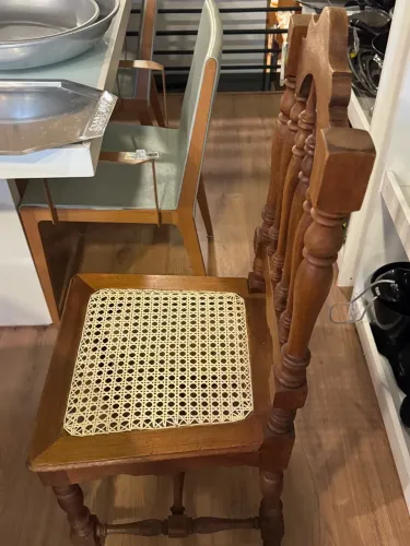 2 cadeiras estilo colonial