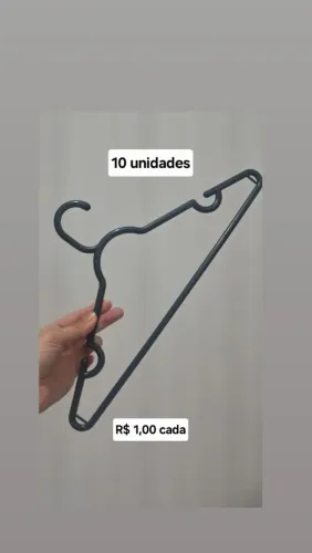 Cabides para roupas preto