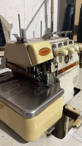 Vendo máquina interlok yamata
