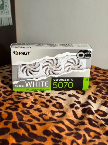 RTX 5070 12GB PALIT | ABERTA PARA TESTE |Triple-fan Branca