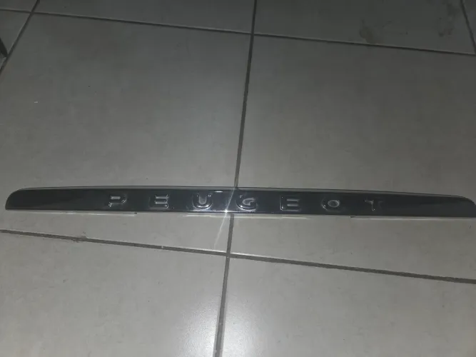 Friso Porta Mala Peugeot 207 Sedan