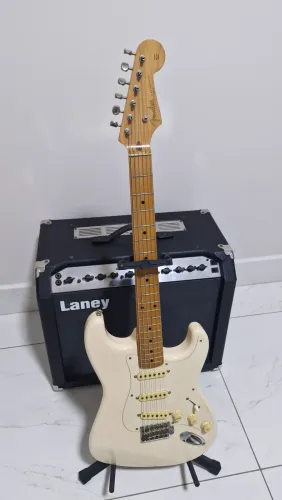 Fender Stratocaster Crafted in Japan