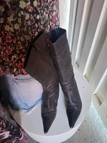 Bota preta couro