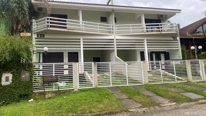 LOCAÇÃO ANUAL | CASA ALTO PADRÃO TOTALMENTE MOBILIADA NO BAIRRO PANORÂMICO GAROPABA/SC