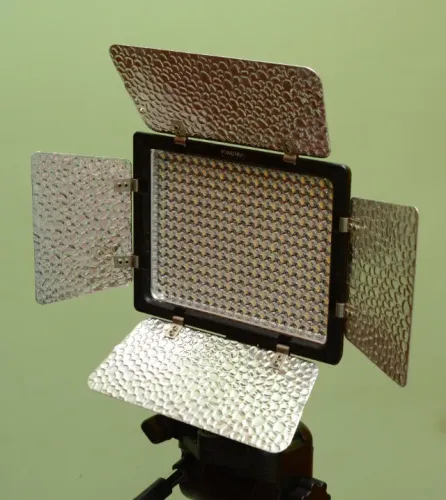 Led Youngnuo YN 300III com acessórios Barato