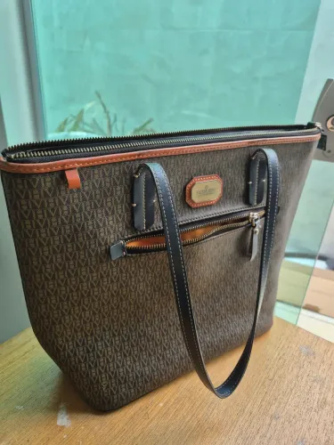 Vendo bolsa Victor Hugo original da loja