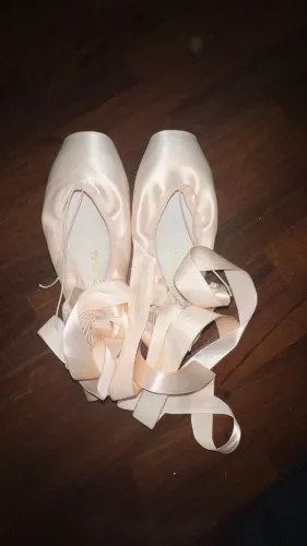 Sapatilha de Ponta Só Dança SD40 Tam. 6½ - Pouquíssimo Usada