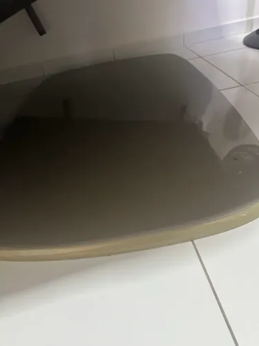 Vende -se base de mesa com cadeiras 