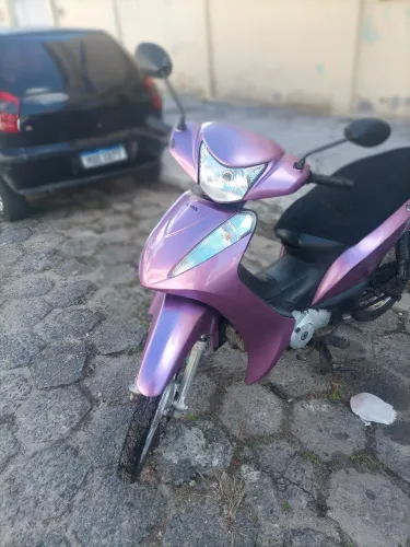 Honda biz ano 2012 partida elétrica dois pneus novos em bom estado de uso