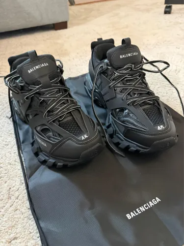 TÊNIS BALENCIAGA TRACK EM PRETO
