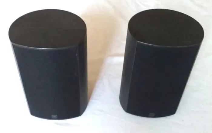 Duas caixas de som marca Joma, novas. Tamanho 16 x 11 x 10. 