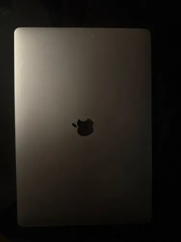 MacBook Pro 15" 2017 - i7 Quad-Core 16GB RAM