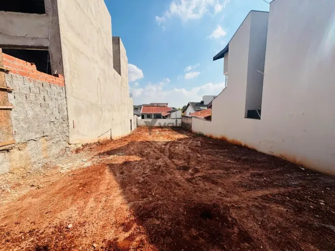 Terreno à venda em Campinas, Mansões Santo Antônio, com 300 m²