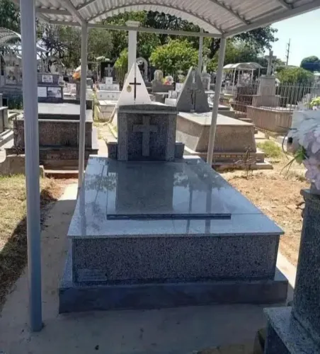 Túmulos de MARMORES e GRANITOS 