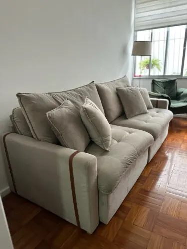 Vendo sofá retrátil ; seminovo 4 meses de uso