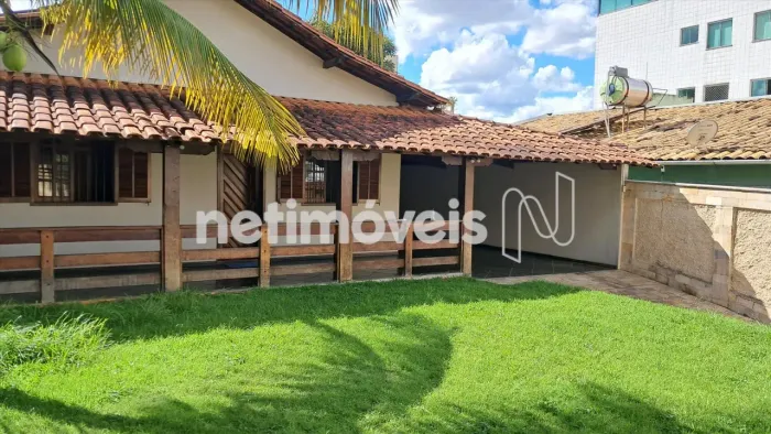 Casa para Locação no Bairro Castelo 3 Quartos, 2 Suítes, 7 Vagas, 420 m²;