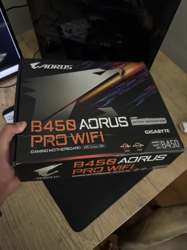Placa Mãe B450 Aorus Pro WiFi Gigabyte (Completa na Caixa - Impecável)?