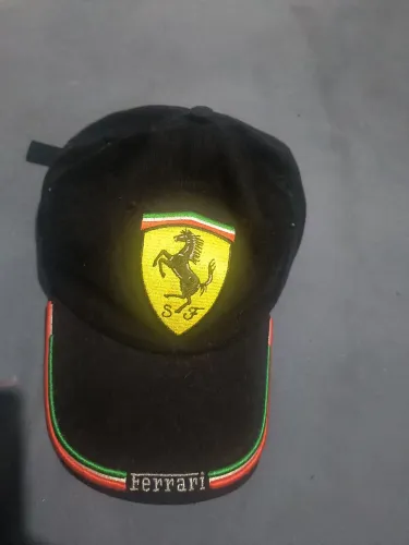 Boné Ferrari original