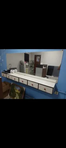SALÃO DE BELEZA/ espelho e bancada