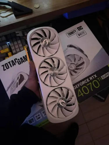 RTX 4070TI SUPER 16GB ZOTAC TRINITY OC WHITE