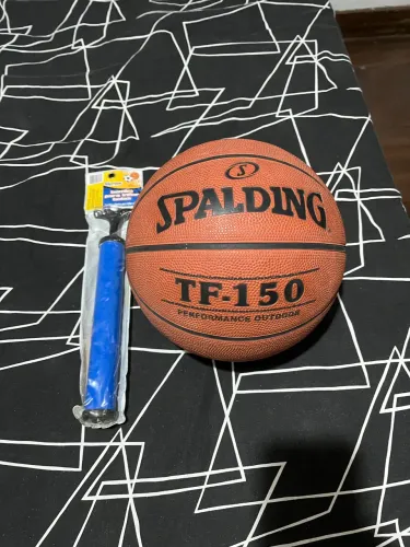 Bola de Basquete Spalding + bomba de encher