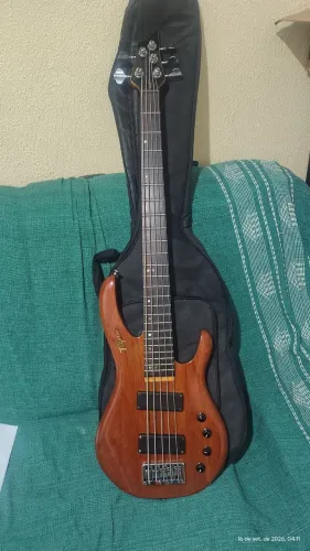 Baixo 5c tagima b5