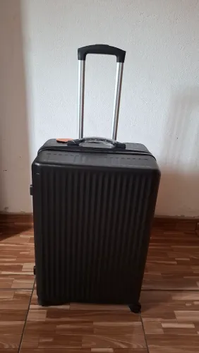 Vendo mala tamanho M 22 kg nunca usada