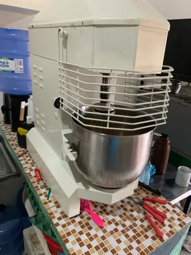 Batedeira industrial 12 Lt 