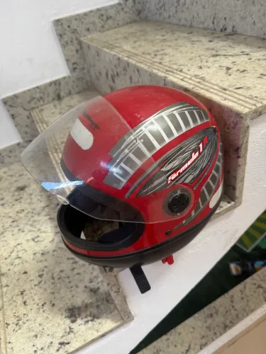 Capacete