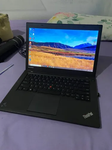 COMPUTADOR DESKTOP LENOVO (USADO-MUITO NOVO)