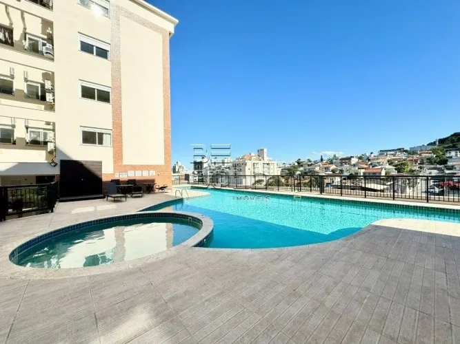 Apartamento com sol da manhã e 2 dormitórios em Coqueiros