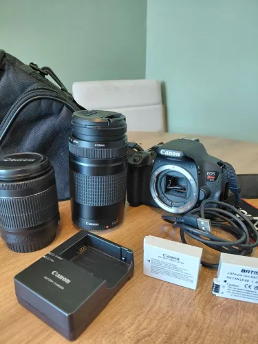 Vendo Câmera CANON T5i - Excelente