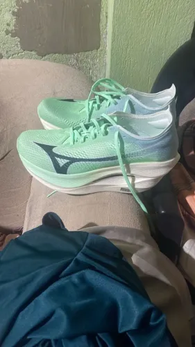 Tênis de corrida mizuno enerzy xp