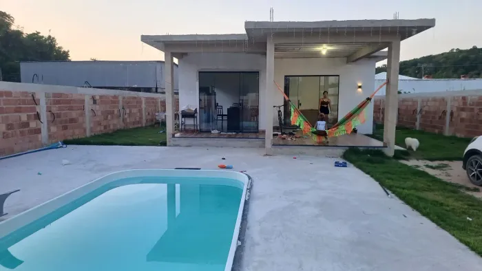 Vendo casa com piscina, jardim saquarema, terreno escriturado.