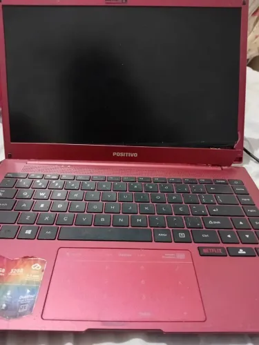 Vendo notebook com alguns defeitos mais pode ser para retirada de peças.