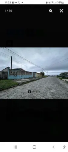 Alugo casa na quadra em frente ao mar ! 30 metros da areia!