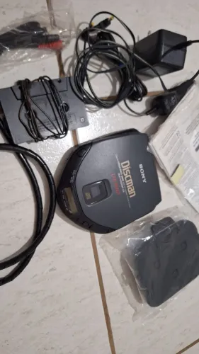 Discman Sony bem conservado
