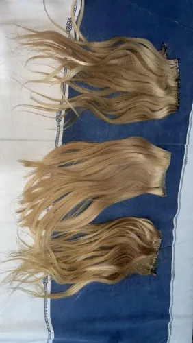 Aplique tela cabelo humano loiro barbie 40 cm 100 reais cada tela 