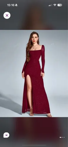 Vestido de festa vermelho escuro com brilho