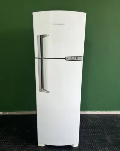 Geladeira Brastemp 374L Frost Free funcionando perfeitamente