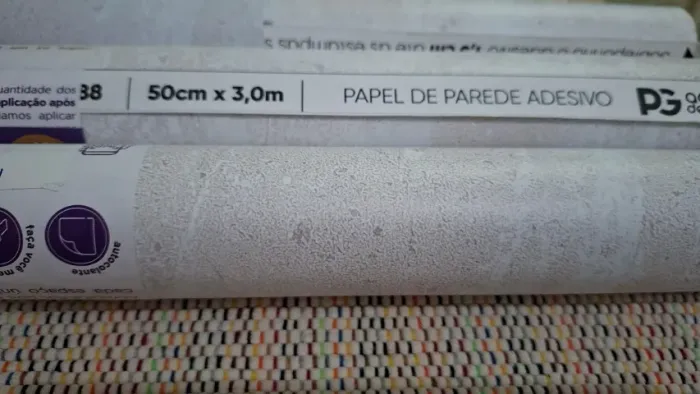 Papel de parede adesivo cimento queimado glacial