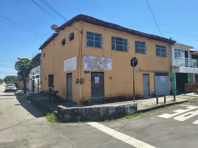 CASA COM PONTO COMERCIAL PARA VENDA NO HENRIQUE JORGE